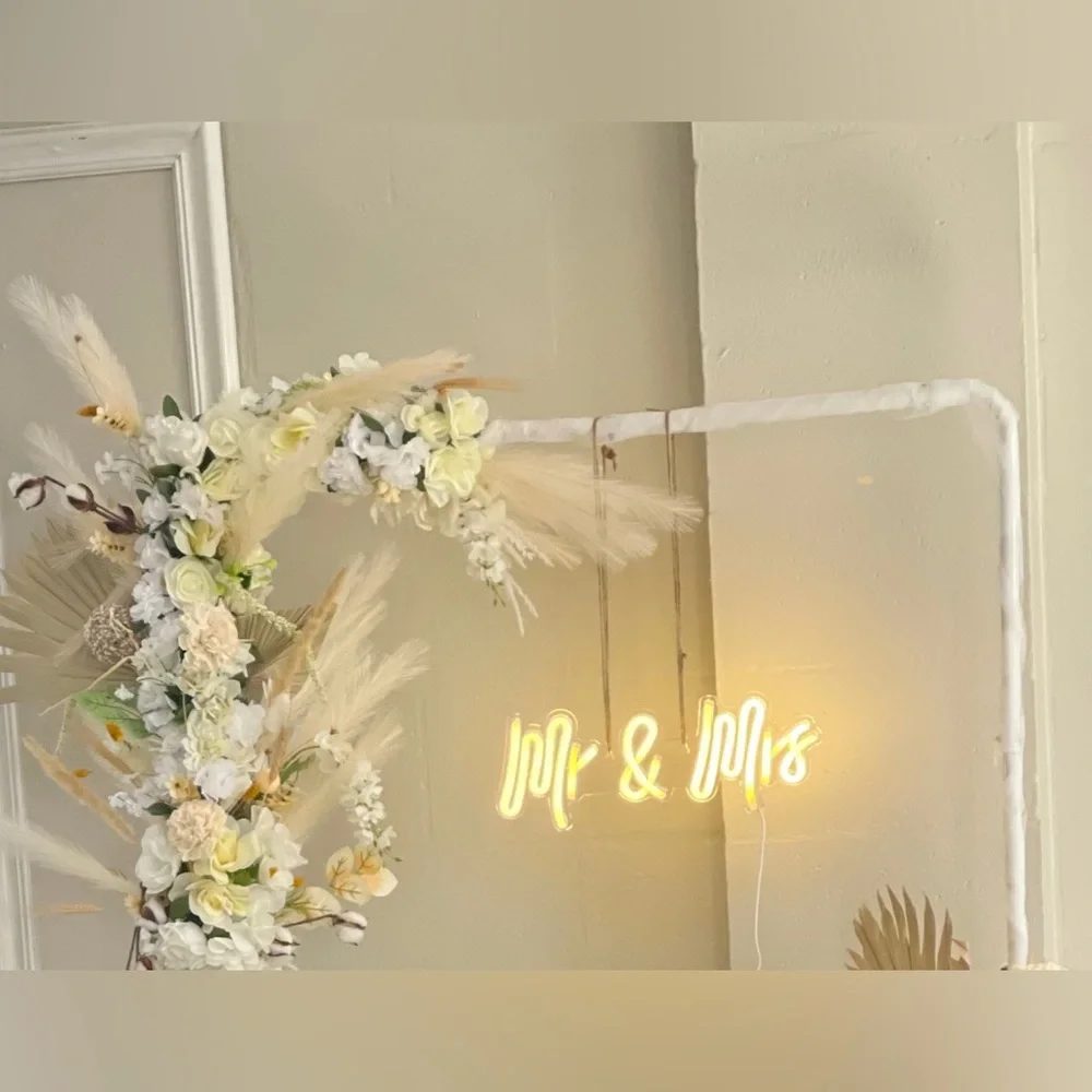 Mr & Mrs LED Light sign
